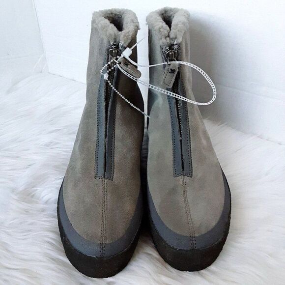 Clark's Women's Winter Boot size 6M - Picture 2 of 11